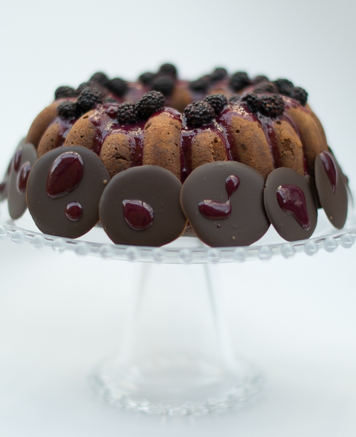 „Fekete erő” torta- szerintem a gyógyszertárban kellene árulni, de komolyan!