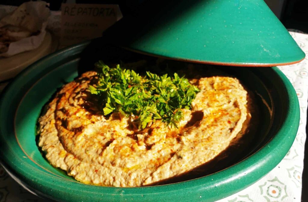 Baba ganoush, a keleti padlizsánkrém, citrom helyett fermentált cukkinivel