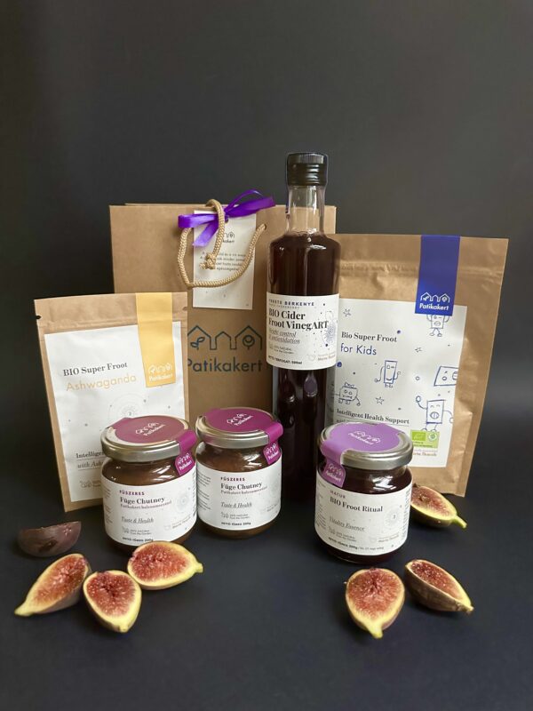 Kiskarácsony csomag ajándékokkal